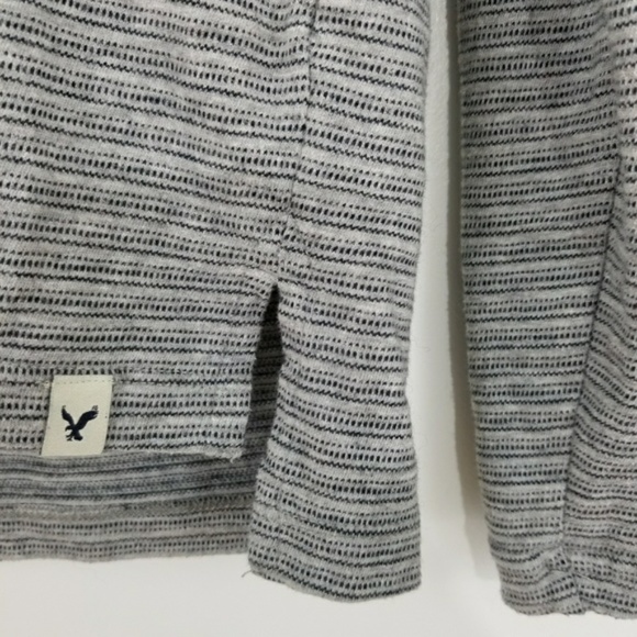 AEO Men's Gray Seriously Soft Classic Fit Shirt - Picture 4 of 6